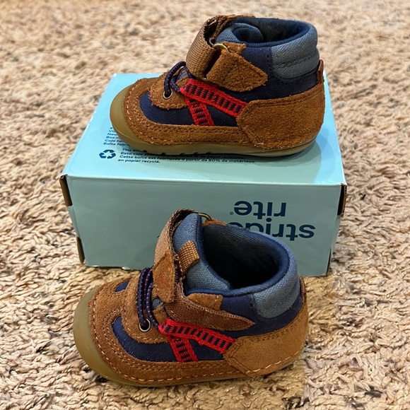 Stride Rite Atticus Boots - Picture 2 of 8